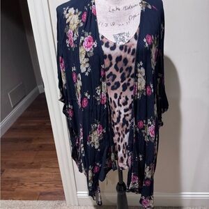Free People Floral Kimono Cardigan - black  with Pink / green floral. Sz xs/s